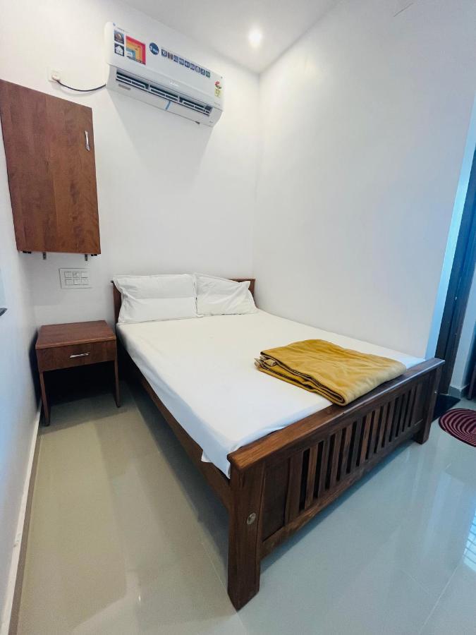 Sri Balaji Lodging Otel Tiruchchendūr Dış mekan fotoğraf