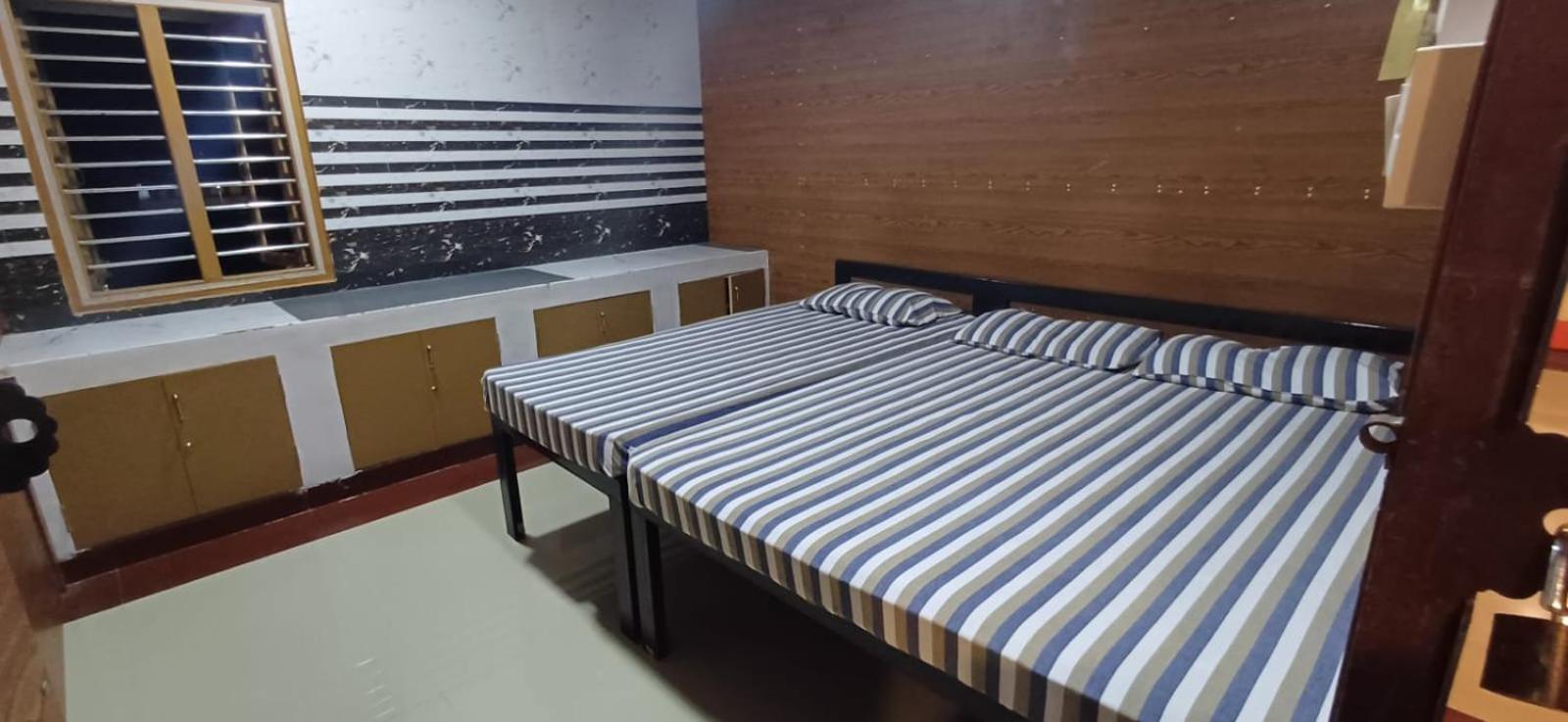 Sri Balaji Lodging Otel Tiruchchendūr Oda fotoğraf