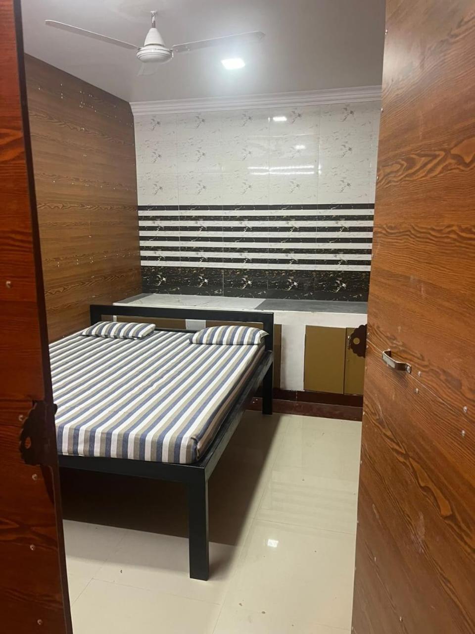 Sri Balaji Lodging Otel Tiruchchendūr Dış mekan fotoğraf